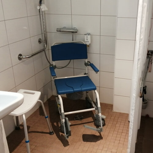 Duschrollstuhl